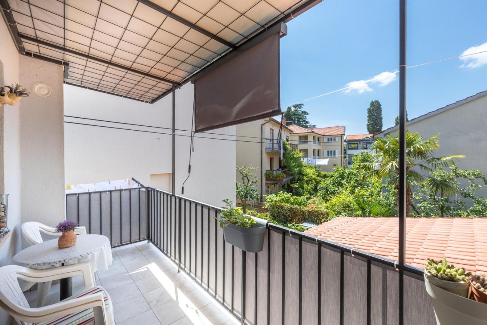 Apartment Oleander Malinska Exterior photo